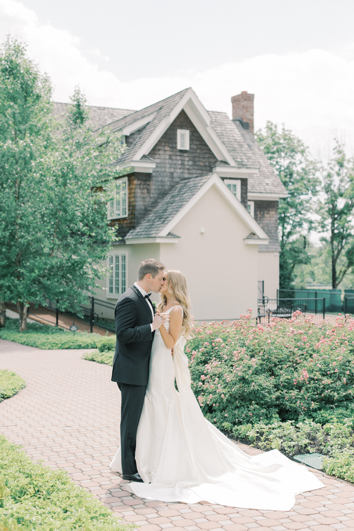 Molly Sue Photography New Jersey + East Coast Wedding Photographer Romantic Imagery Engagement Lifestyle Heirloom Wedding Albums31