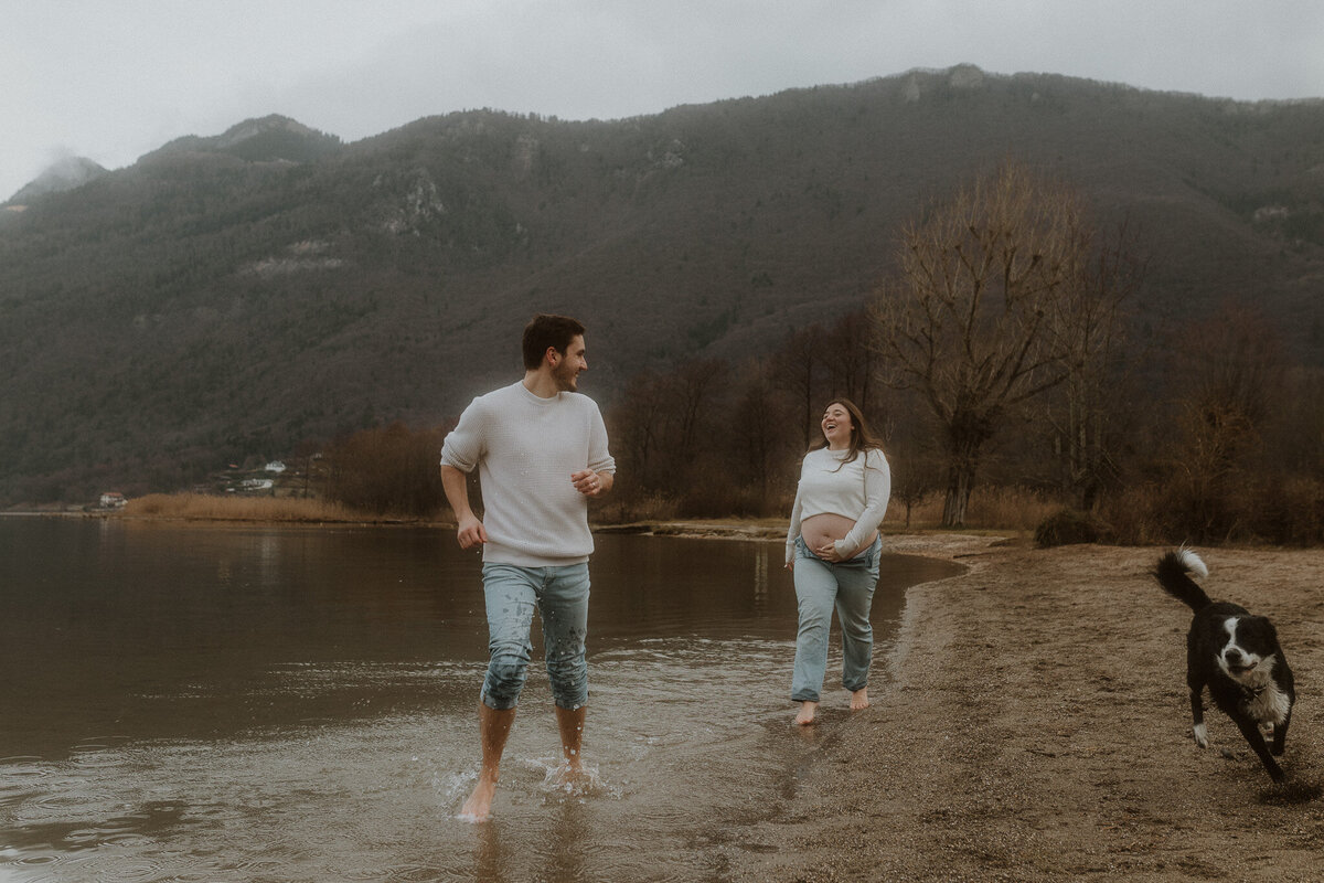 seance-photo-grossesse-lac-annecy-chloelaydevant-30