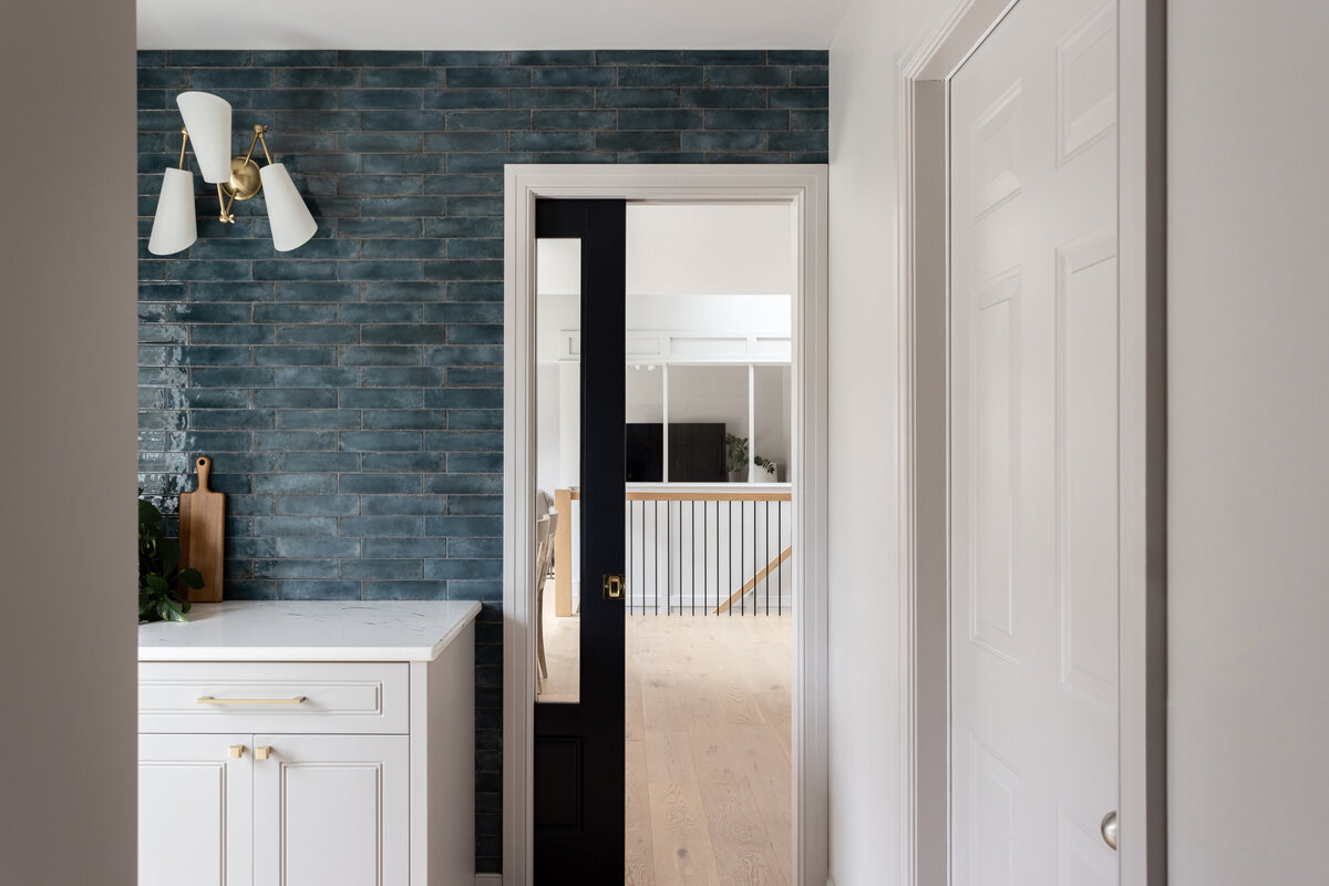 KatCoInteriors-Tiessen-Mudroom_Bar-05