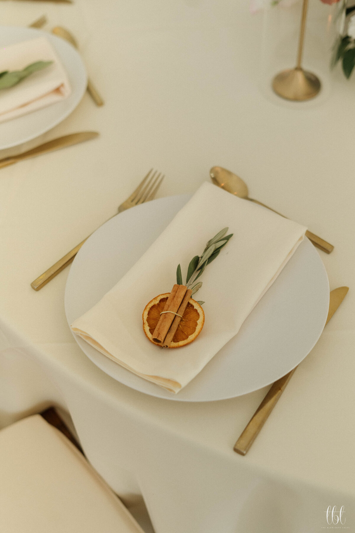 FayeFernCreative-CalamigosRanch-Wedding-Pavilion-Reception-AM-02