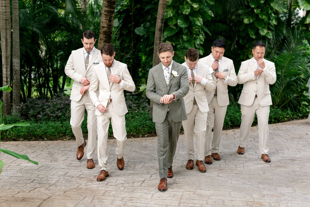 Berlez-Aspen-Avenue-Chicago-Wedding-Photographer-Grace-and-Ivory-Wedicity-Mexico-Editorial-Luxury-Tropical-Aveil-Brides-Designer-71