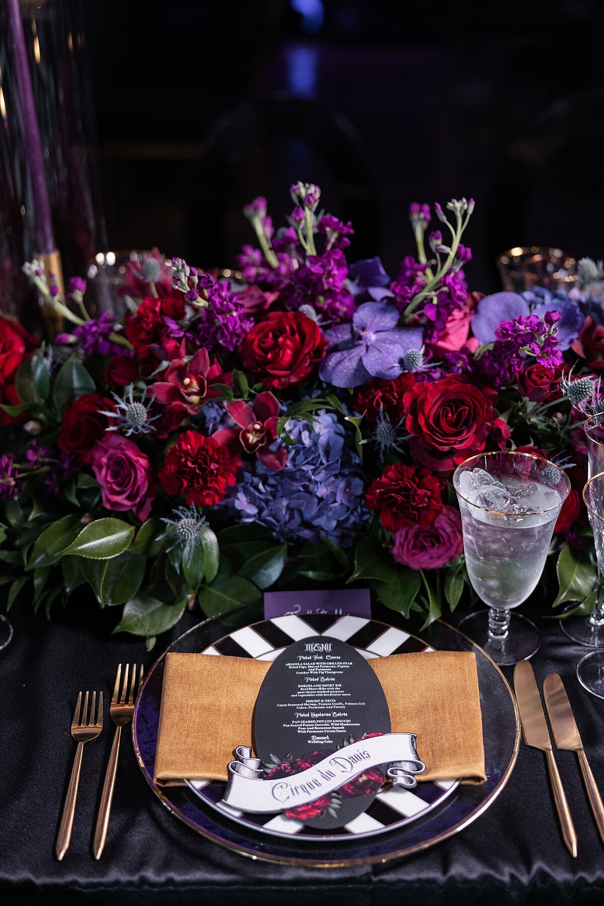 cirque-de-soleil-wedding-tablescape