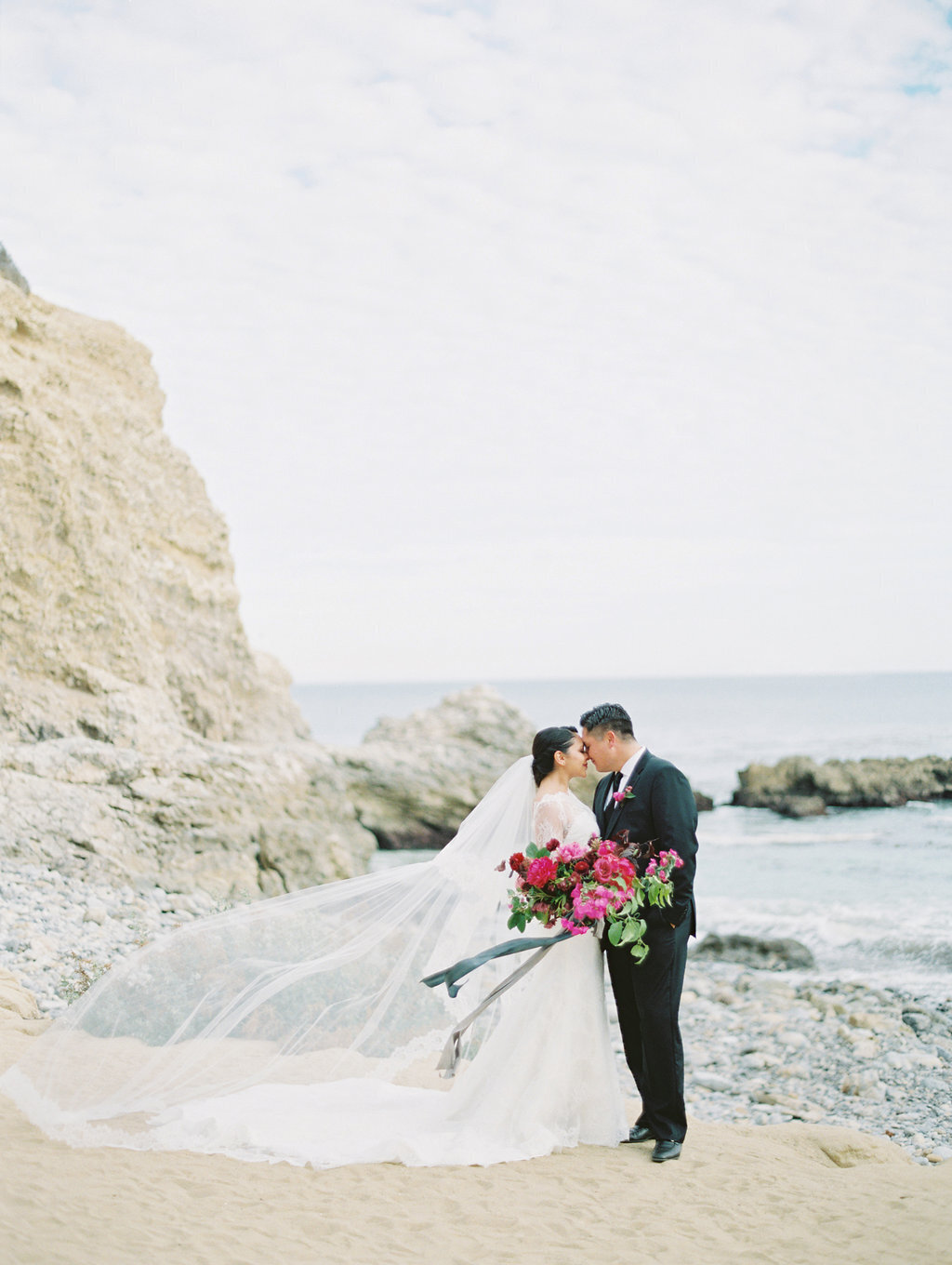 max-owens-design-destination-wedding-california-01-couple-beach