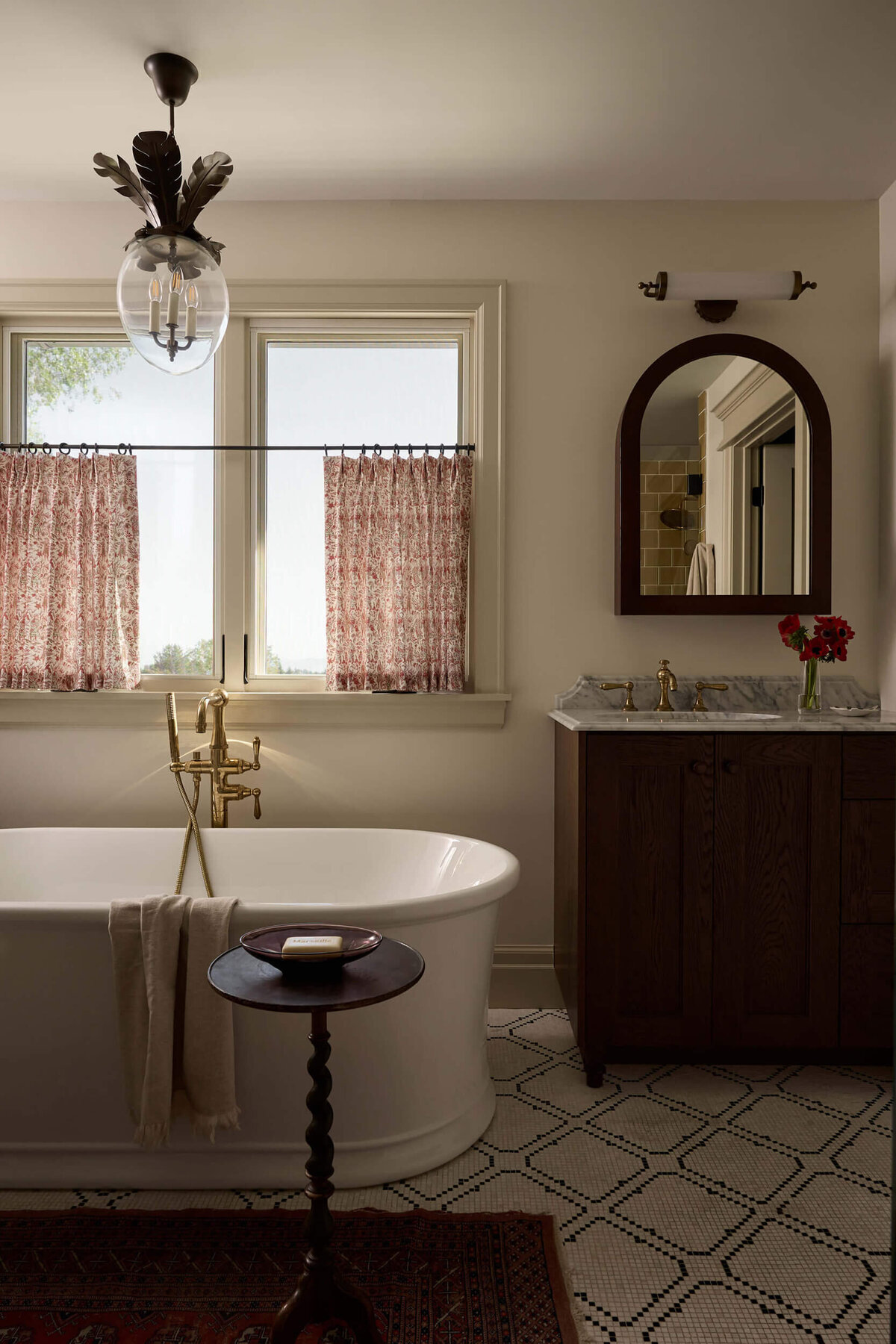 freestanding-bathtub-traditional-bathroom-wilmington-interior-designer