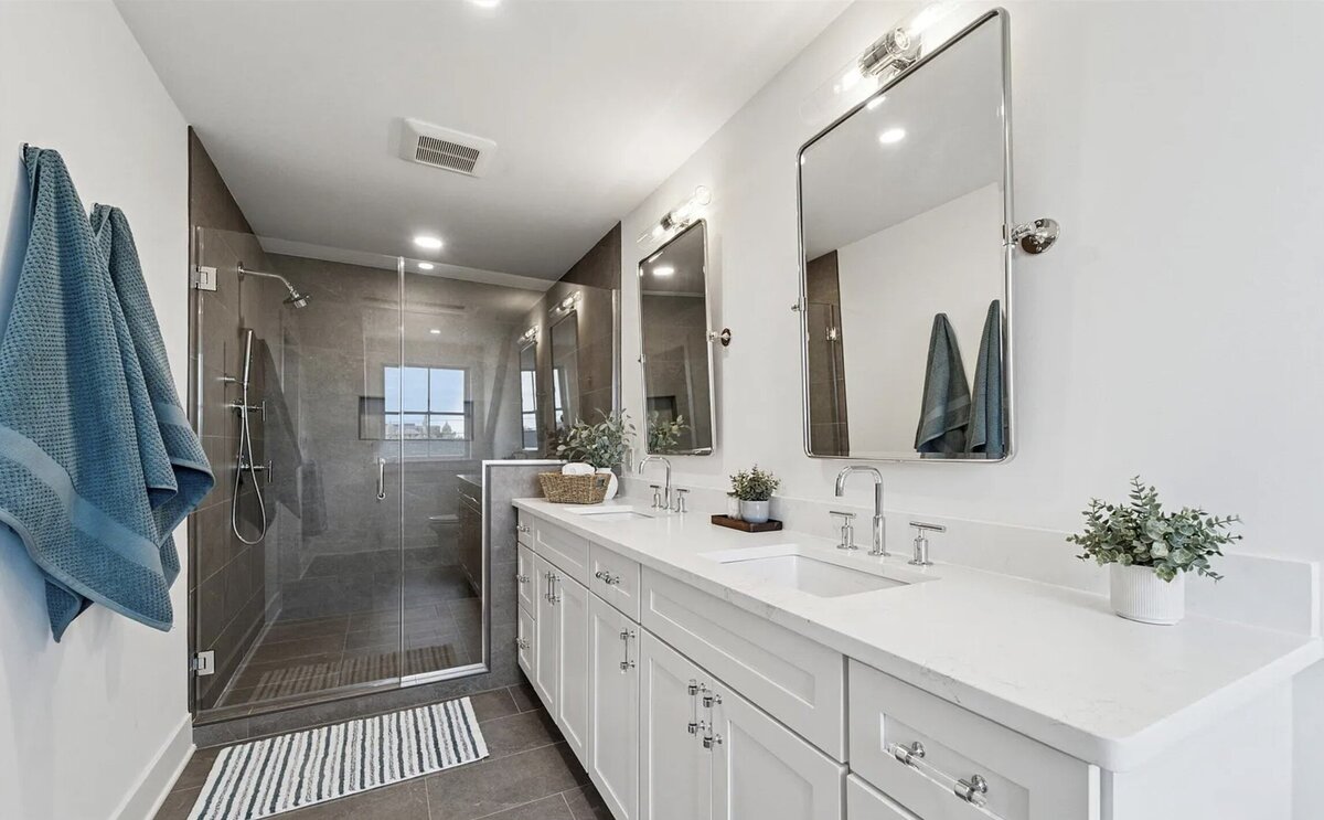 Kelly DeTommaso Elegant Transitions Ambler Unit A - Primary Bathroom