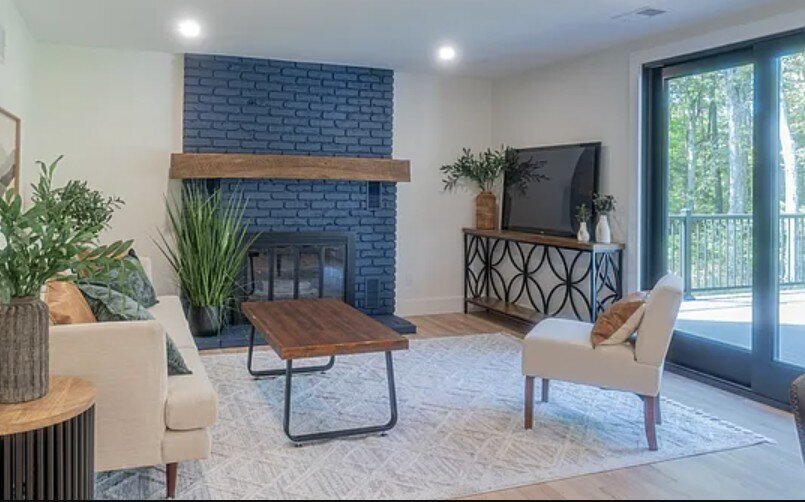 Kelly DeTommaso Elegant Transitions Occupied Home Staging Sellersville PA Family Room