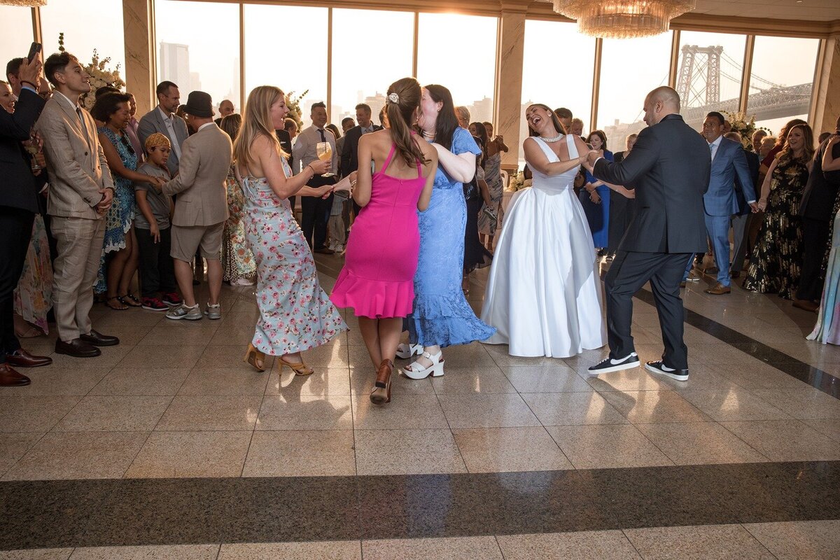 Bride-and-groom-first-dance-at-Giandos-5