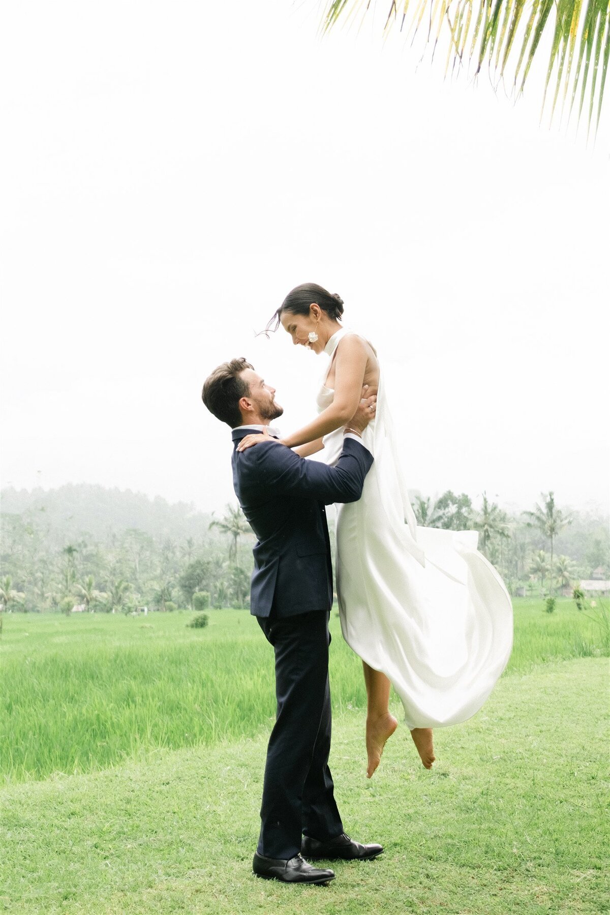 studio-dukesa-amy-huang-fine-art-destination-wedding-film-photography-showit-design-partner-bali-hideout-7