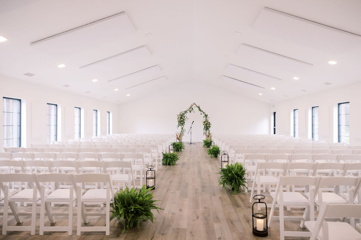 Pinewood Events - Minnesota Modern Nature Inspired Wedding Event Venue - @gracevo