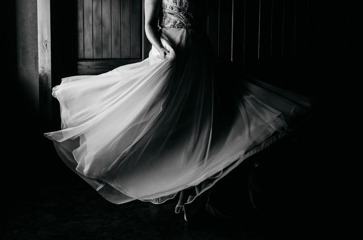 flowy wedding dress, yakima wedding photography, winery wedding