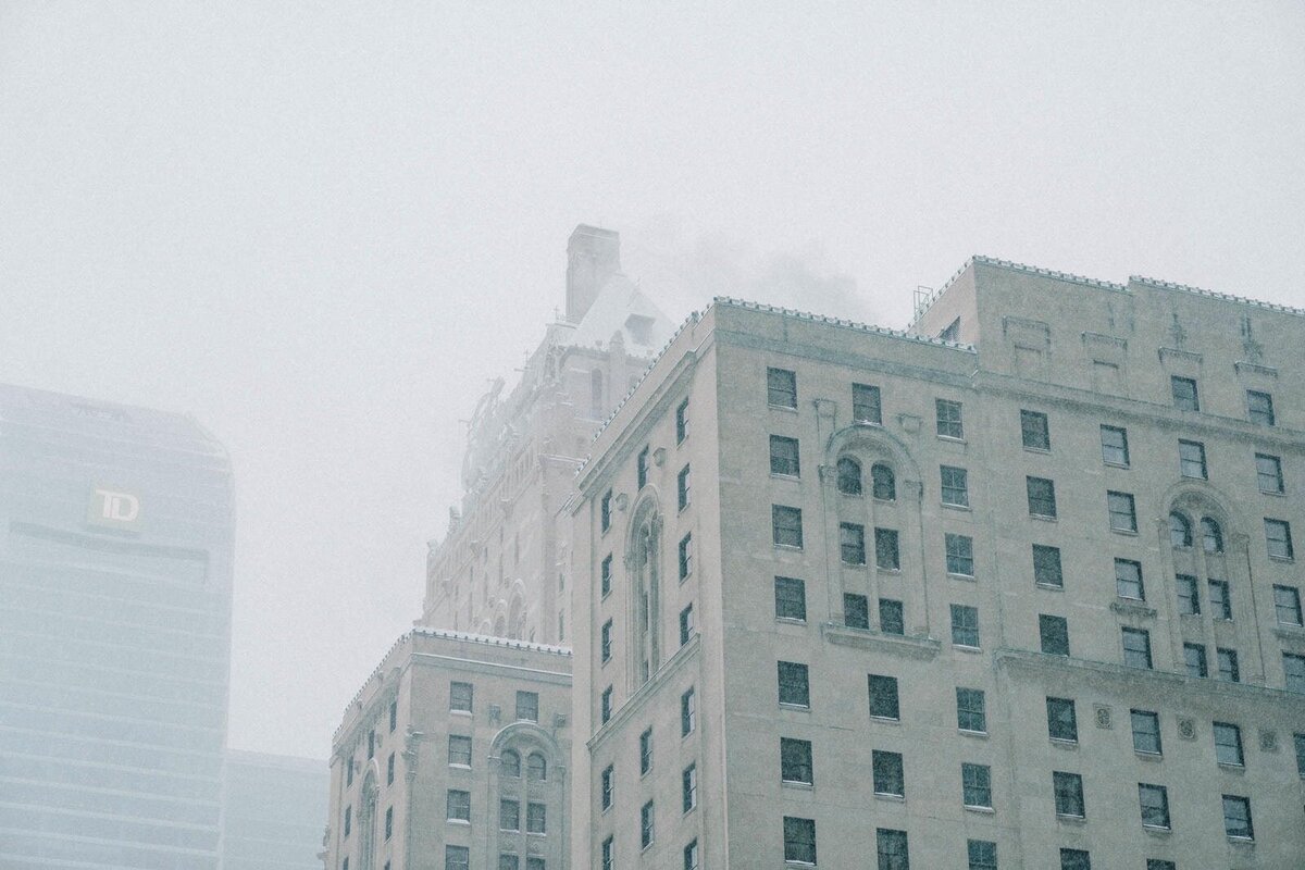 E10-Winter-snowy-engagement-photoshoot-in-Toronto-Zhan-and-Tina-2025-02-16-2500px-1046