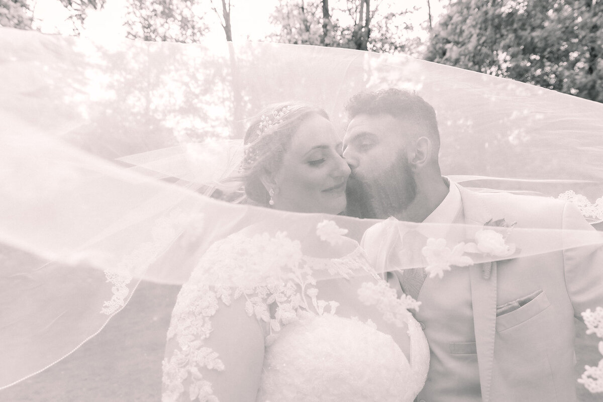Detroit-Michigan-Wedding-Photographer-Heather-and-DJ-15