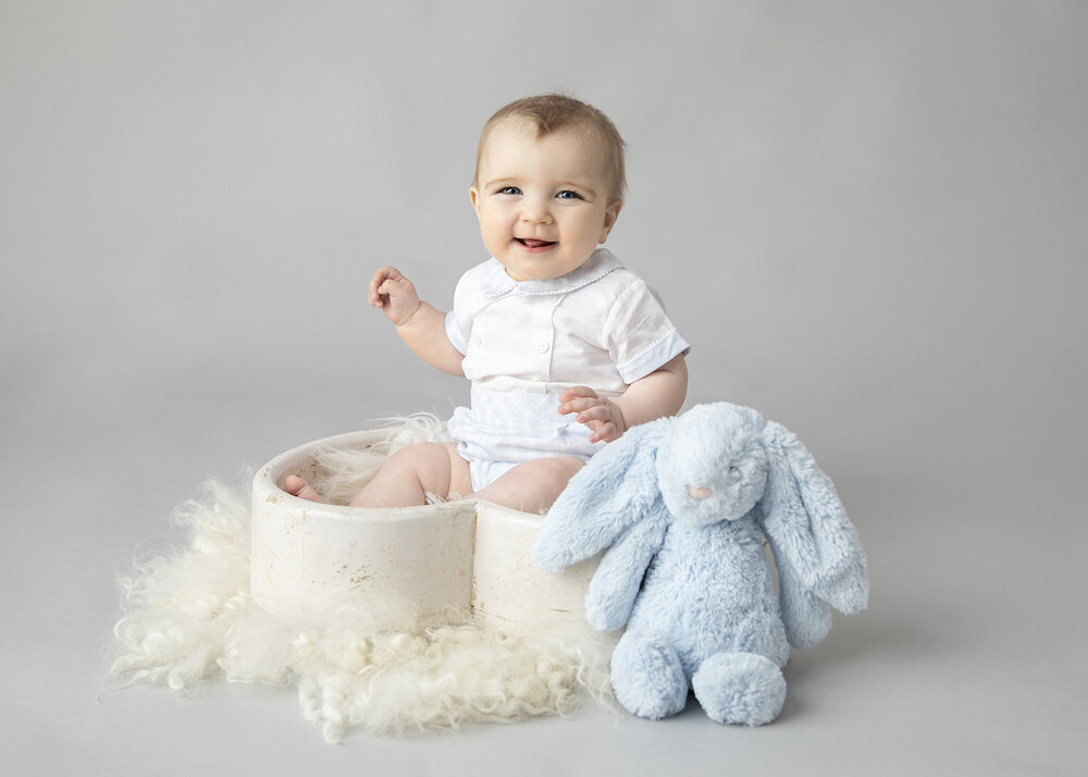 MILESTONE_SITTER_BABYBOYINHEARTBOWLWITHBLUEBUNNY
