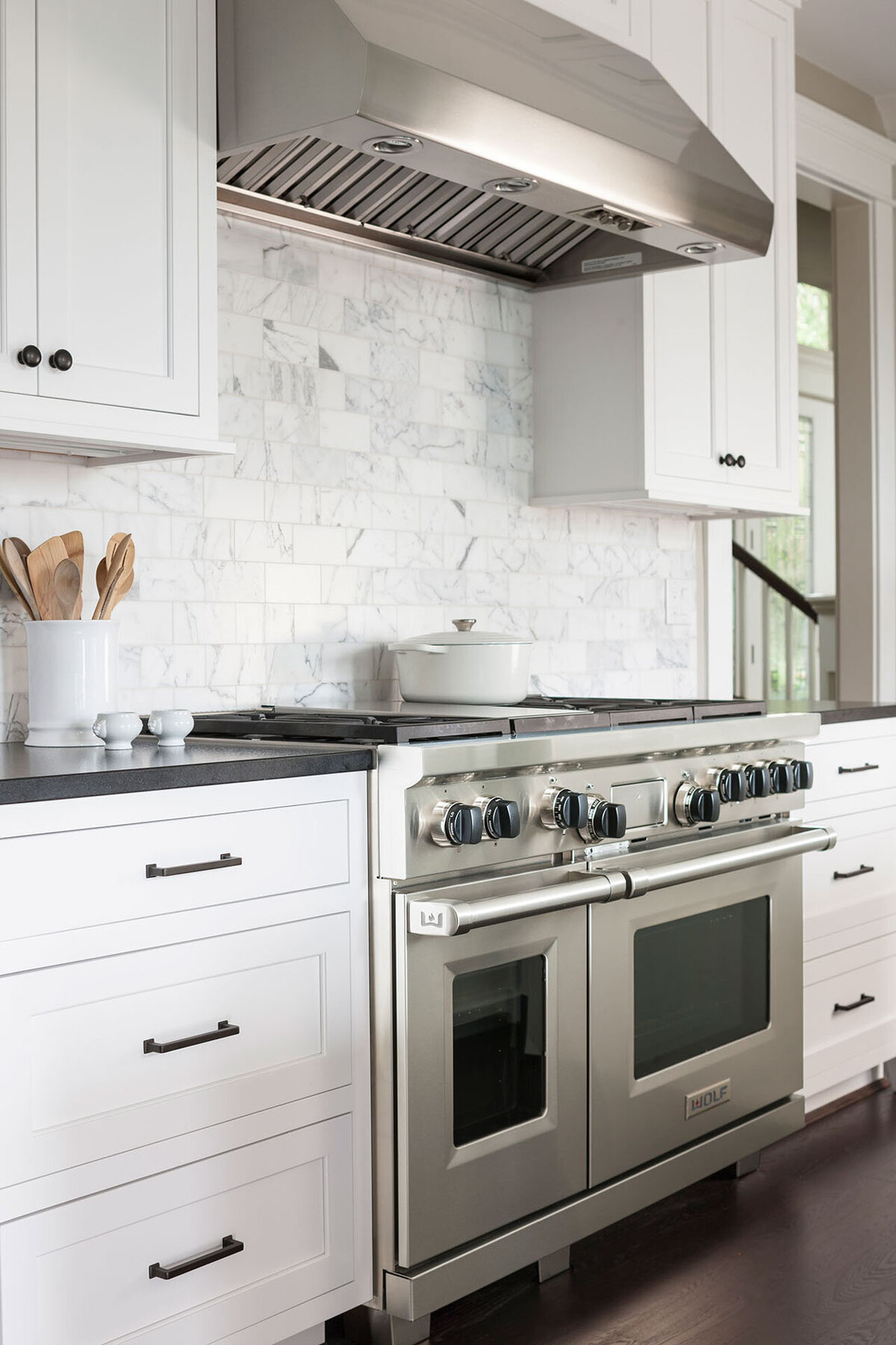 4A-wolf-range-black-soapstone-counters