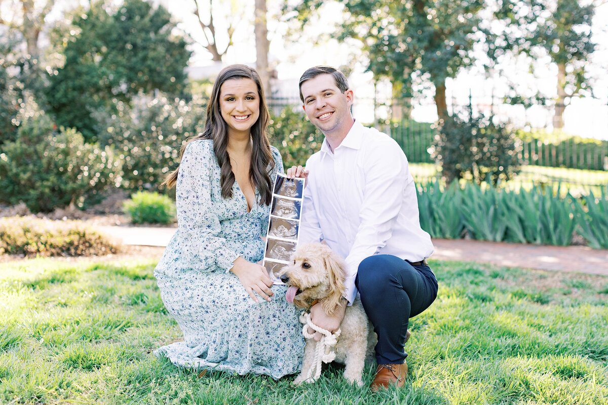 outdoor maternity session at tanglewood