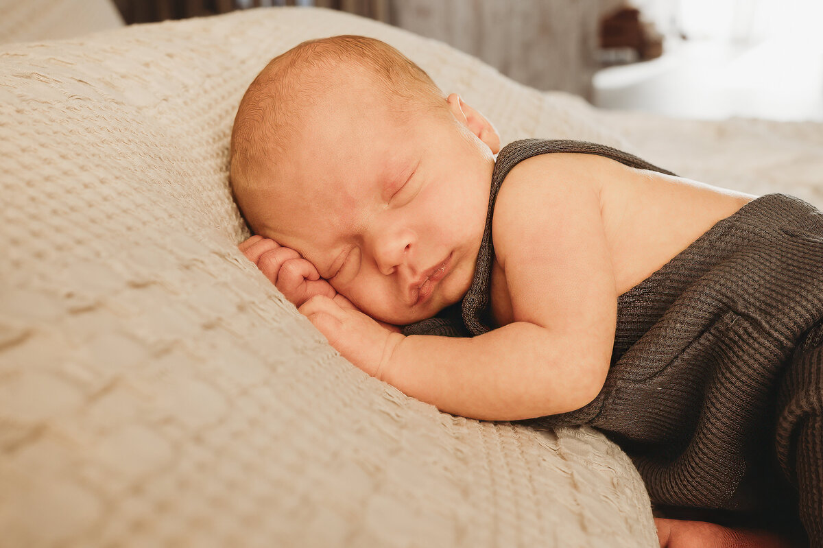 bismarck-studio-newborn-hamilton-3712