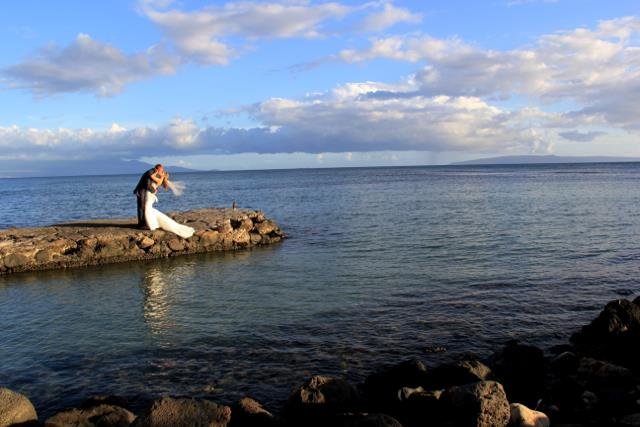 SCP Maui Wedding Olowalu Couple End Pier