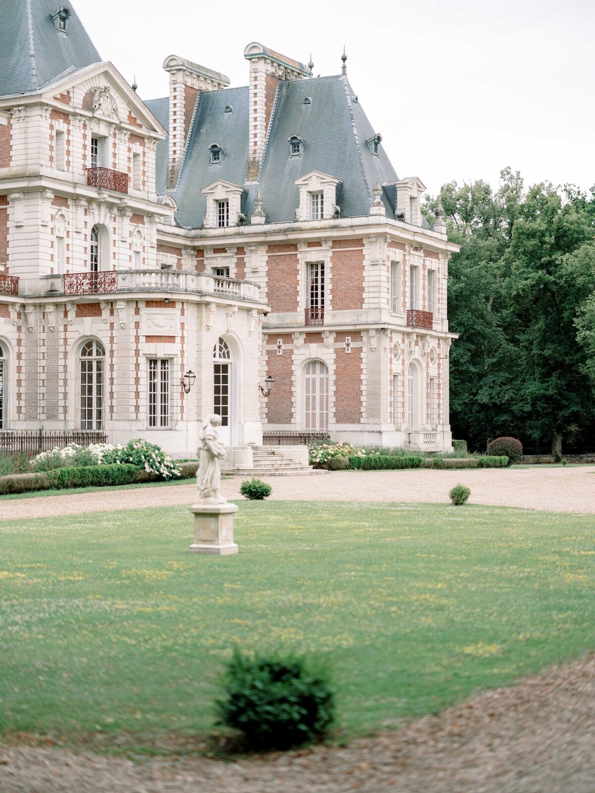 Chateau de Baronville wedding Paris florist35