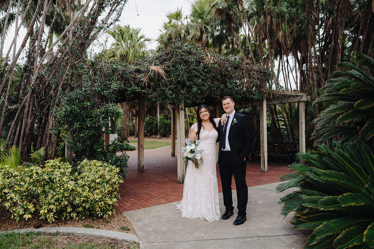 arron-mcneile-photo-gizella-kopsick-park-elopement-chantilly-chic-celebrations-5