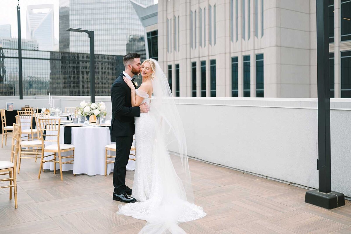 doubletree rooftop charlotte wedding photographer-24_jamie marie photography