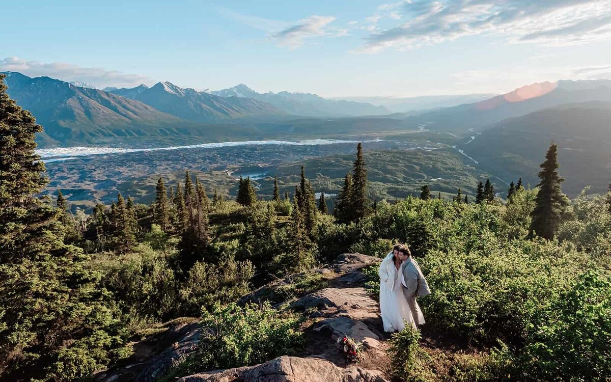 destination-luxury-elopement-photographer-planner-alaska-Soul-and-Sky-Weddings