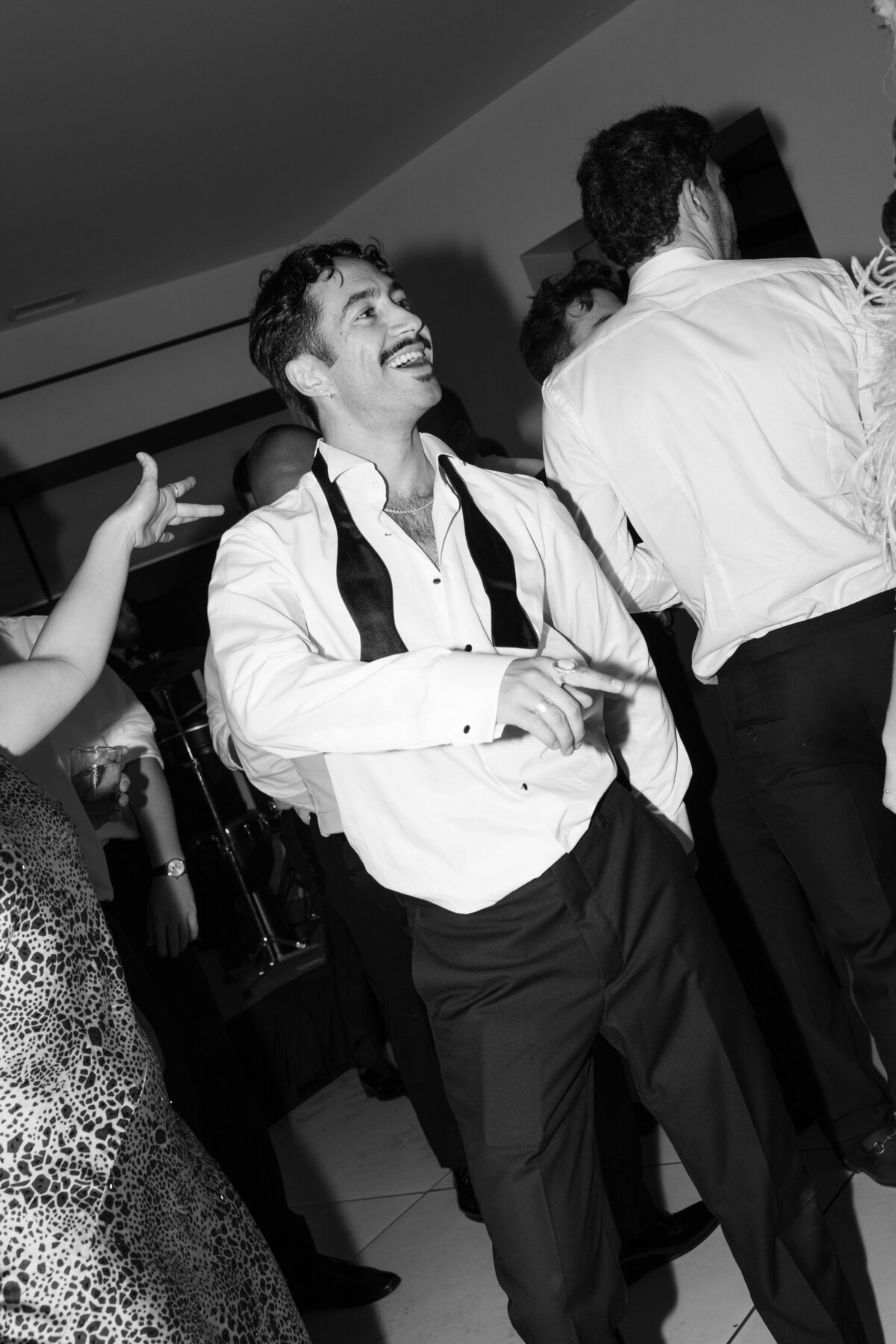 mackenzie_james_belairbayclub_wedding-855
