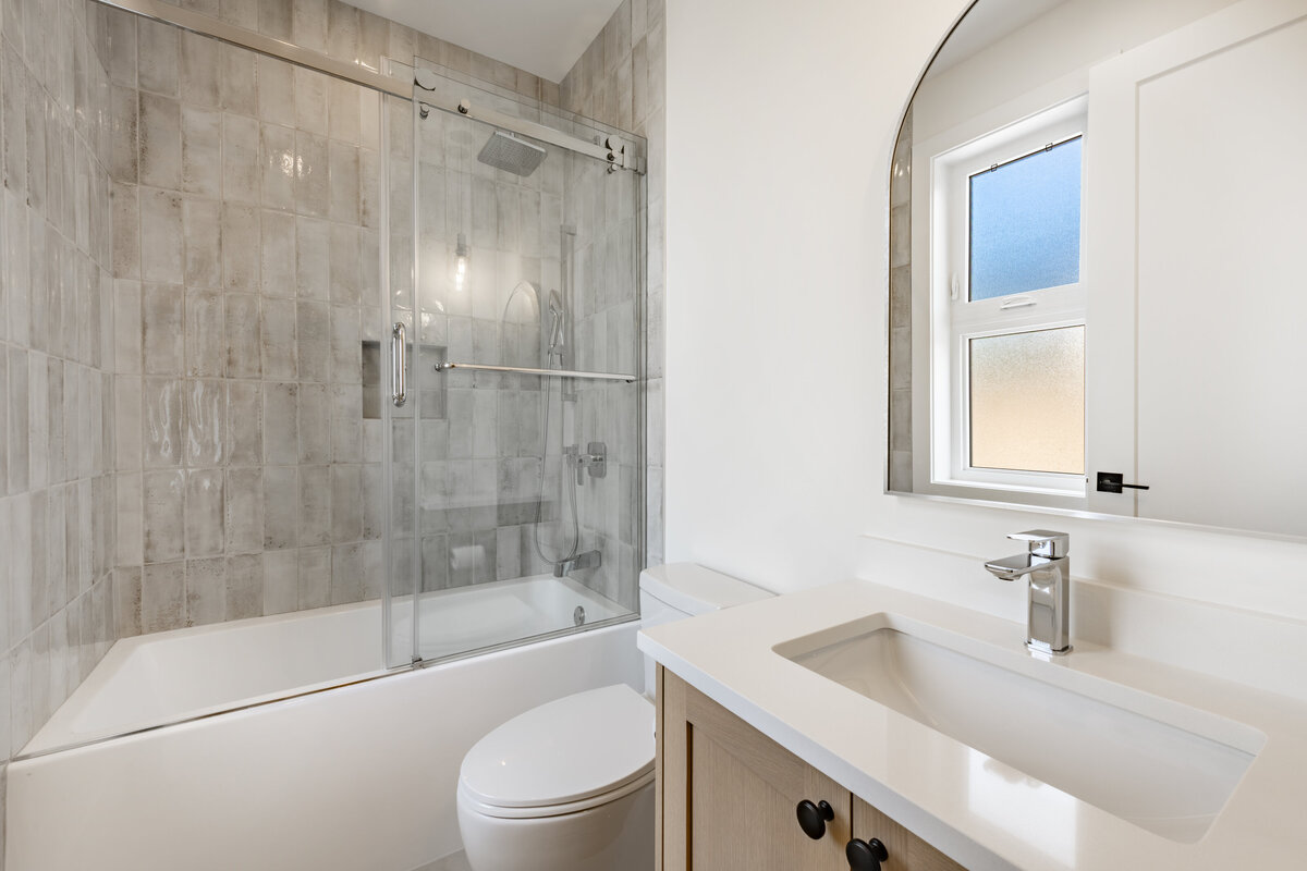 10376 125 St-24