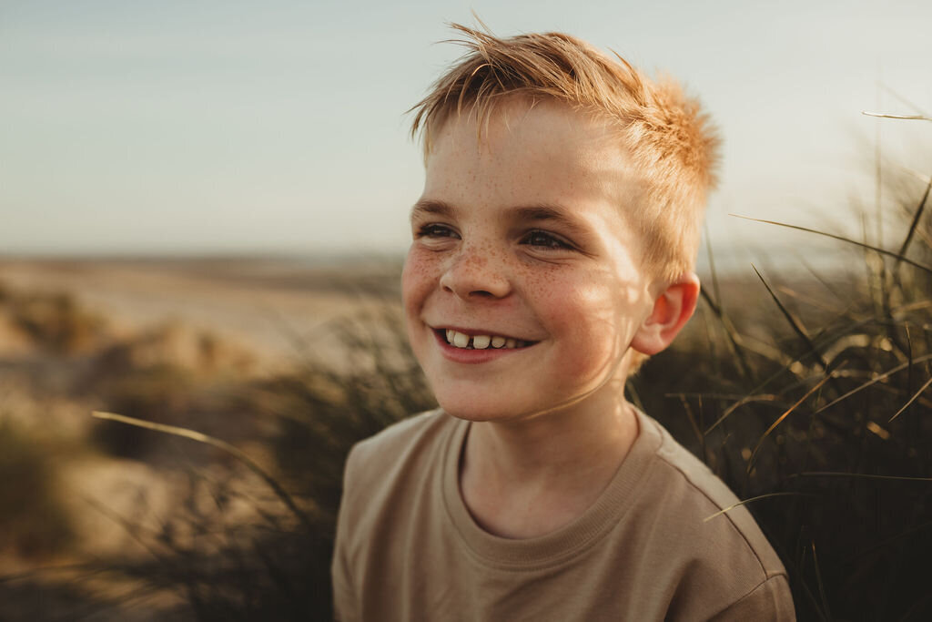 sunlight-between-family-photo-clunes