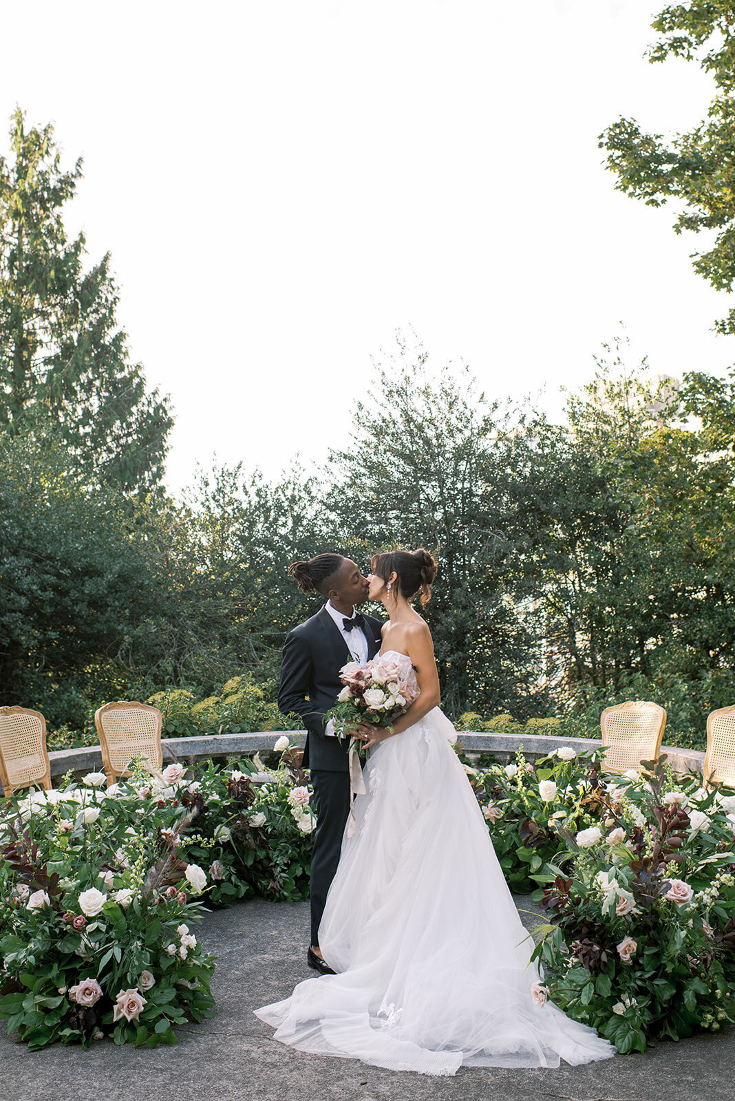 minted-photography-okanagan-kelowna-destination-wedding-photographer-wedding-hycroft-manor-8