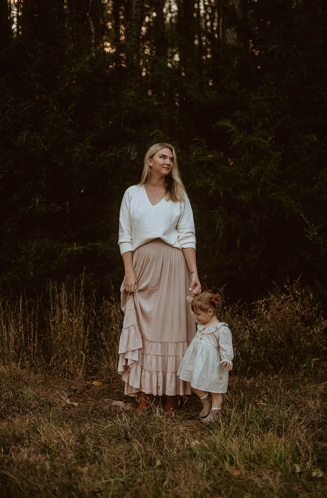 golden hour family portraits in Rome, Georgia on Berry College Campus