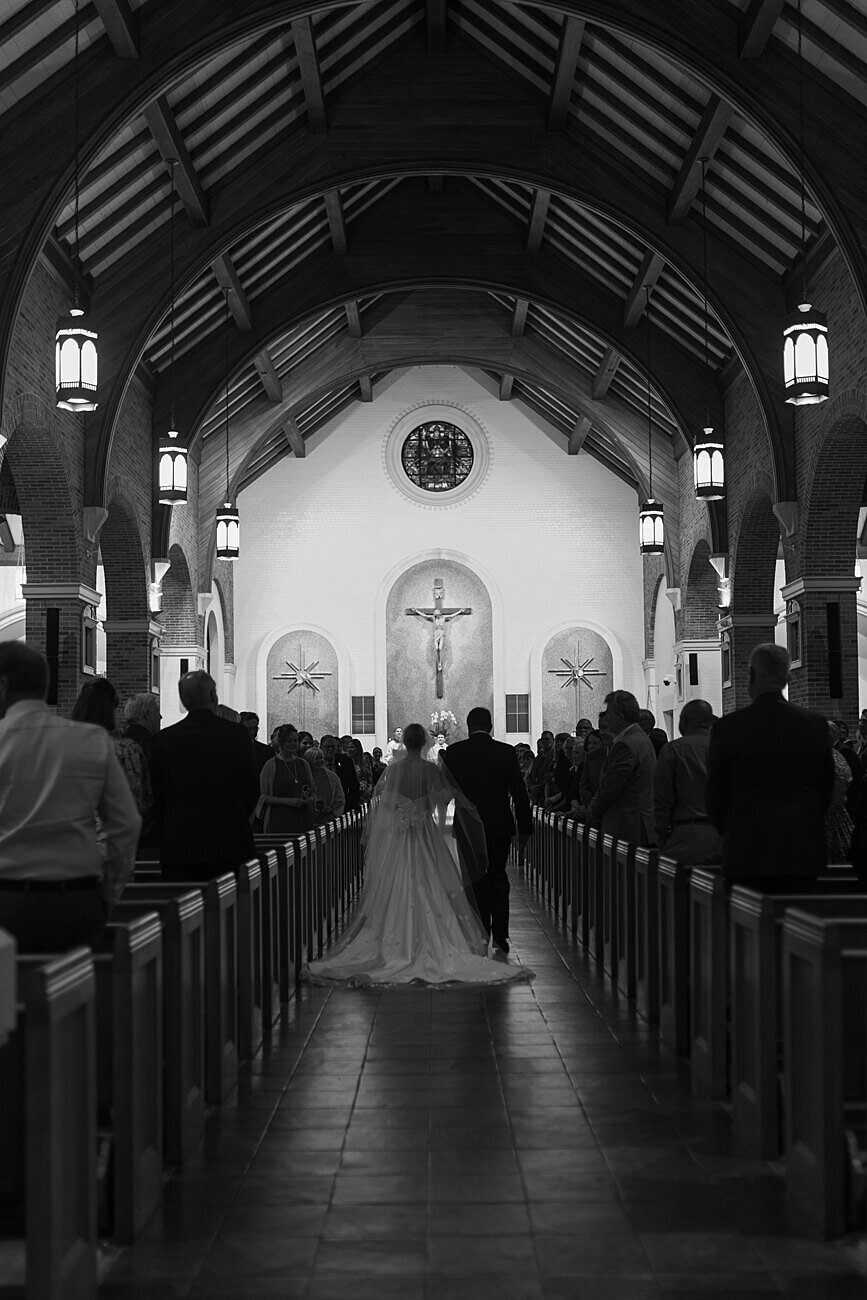 dad escorting bride down the aisle