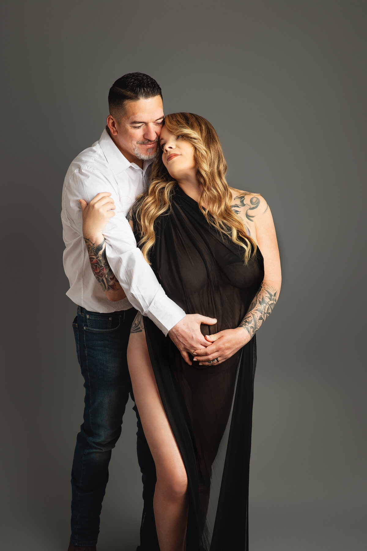 Capture the magic of pregnancy with our maternity photography services in Round Rock, TX. Creative and heartfelt portraits await!