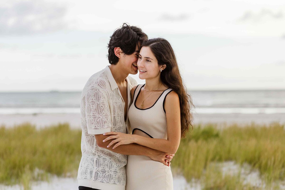 5-couple-beach-grass