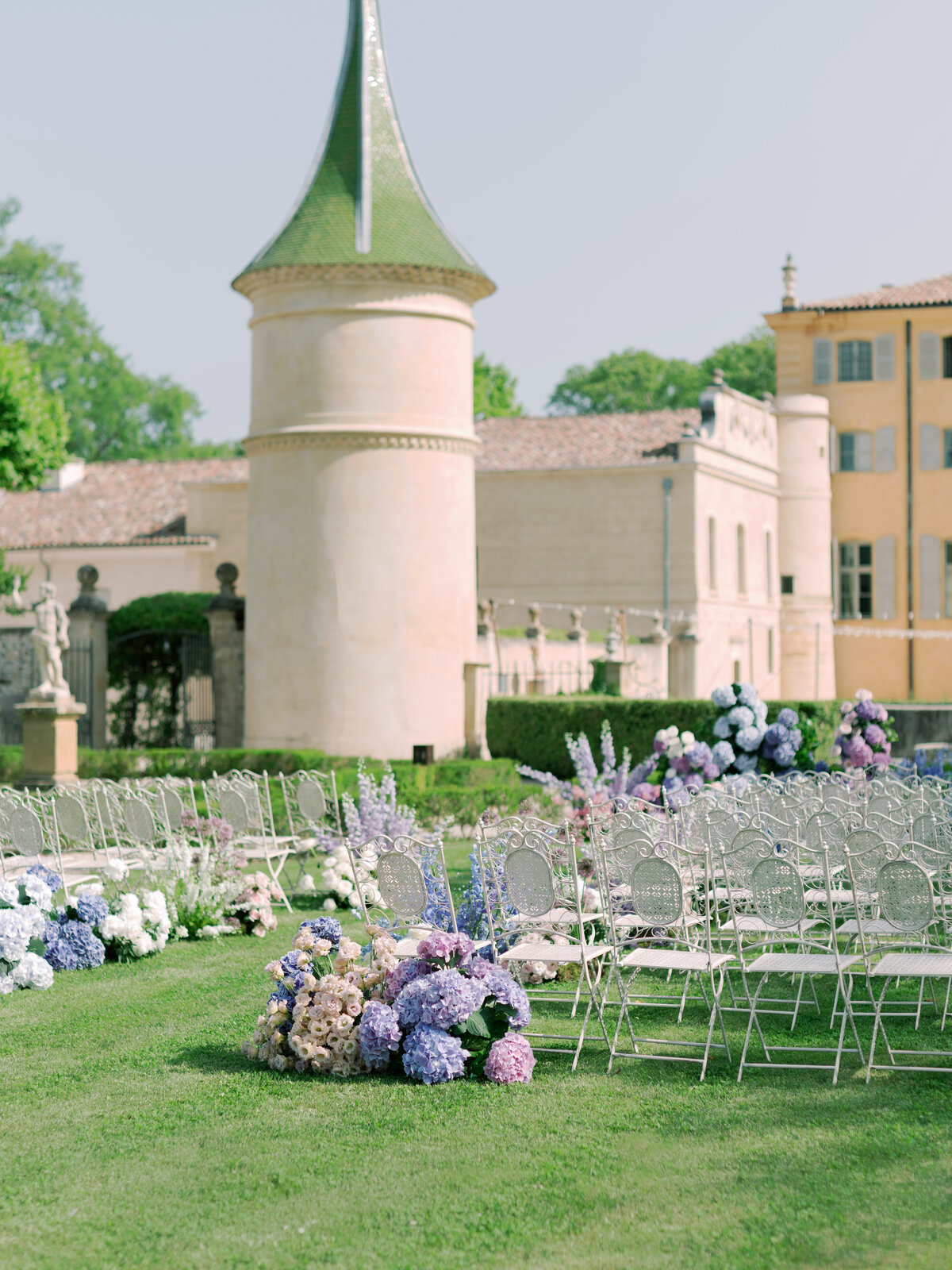 Jennifer Fox Weddings American wedding planning & design agency in Provence, crafting luxury weddings at Château de Fonscolombe sophieeptonphotographyjordynrichardwedpreview-74