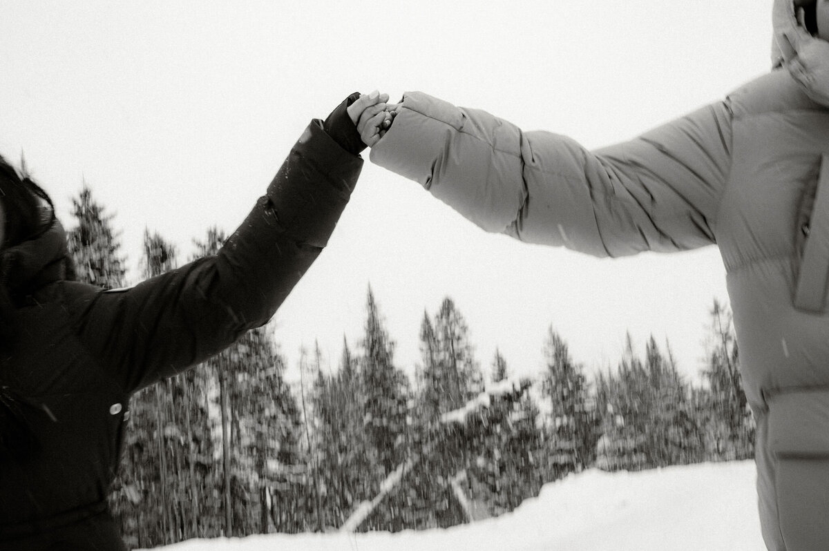 S-R_Winter-Elopement-Quebec-144