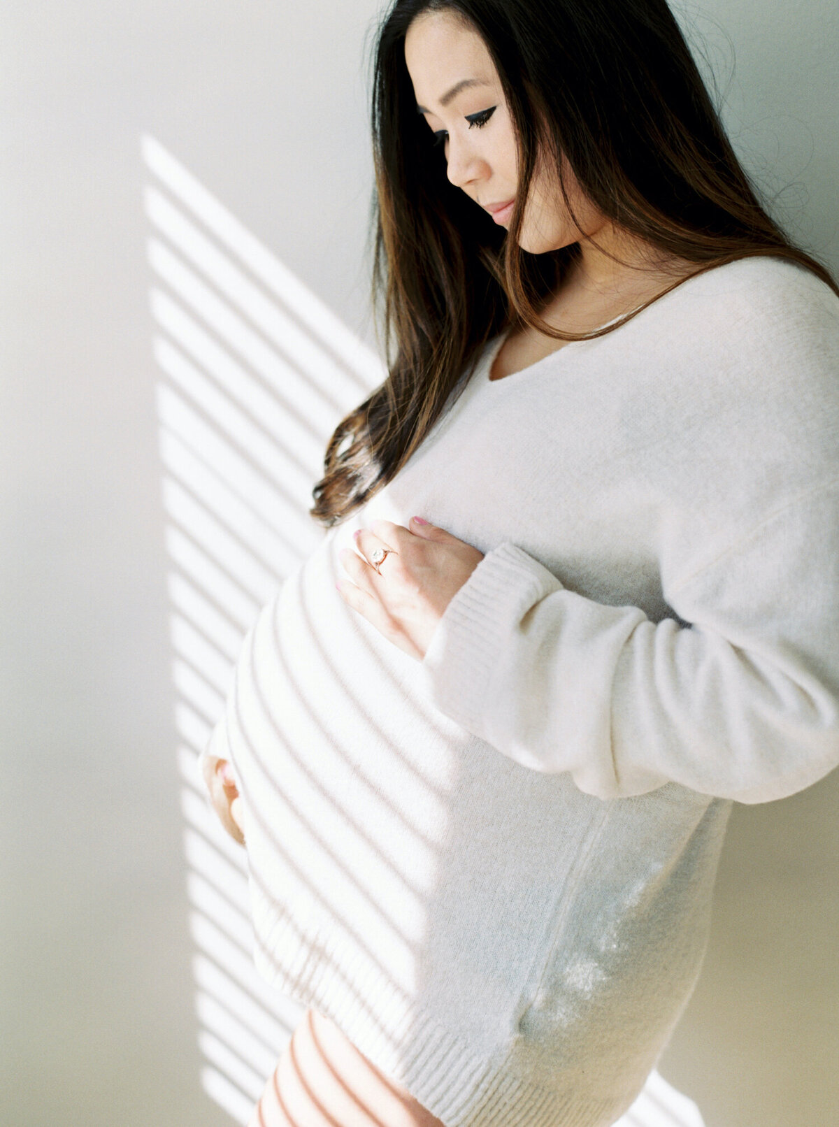 maternity-photographer-seattle-film