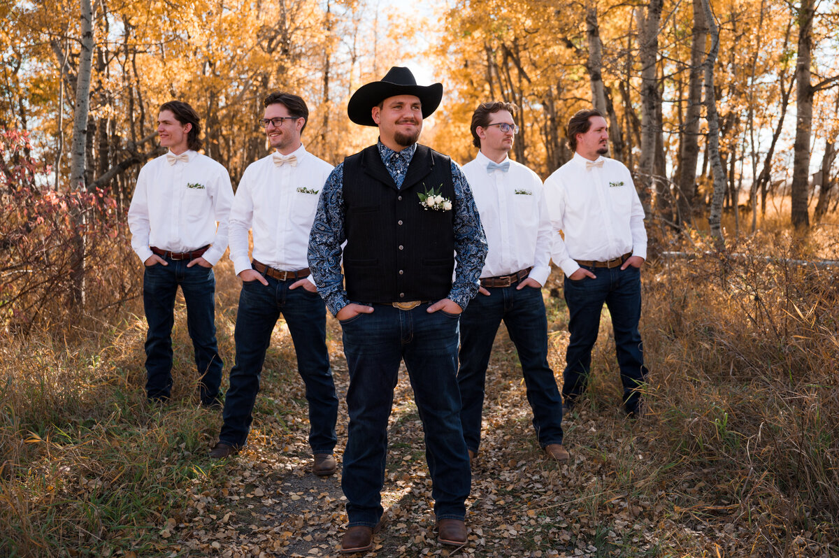 Country style weddng portrait of groom and his groomsmen