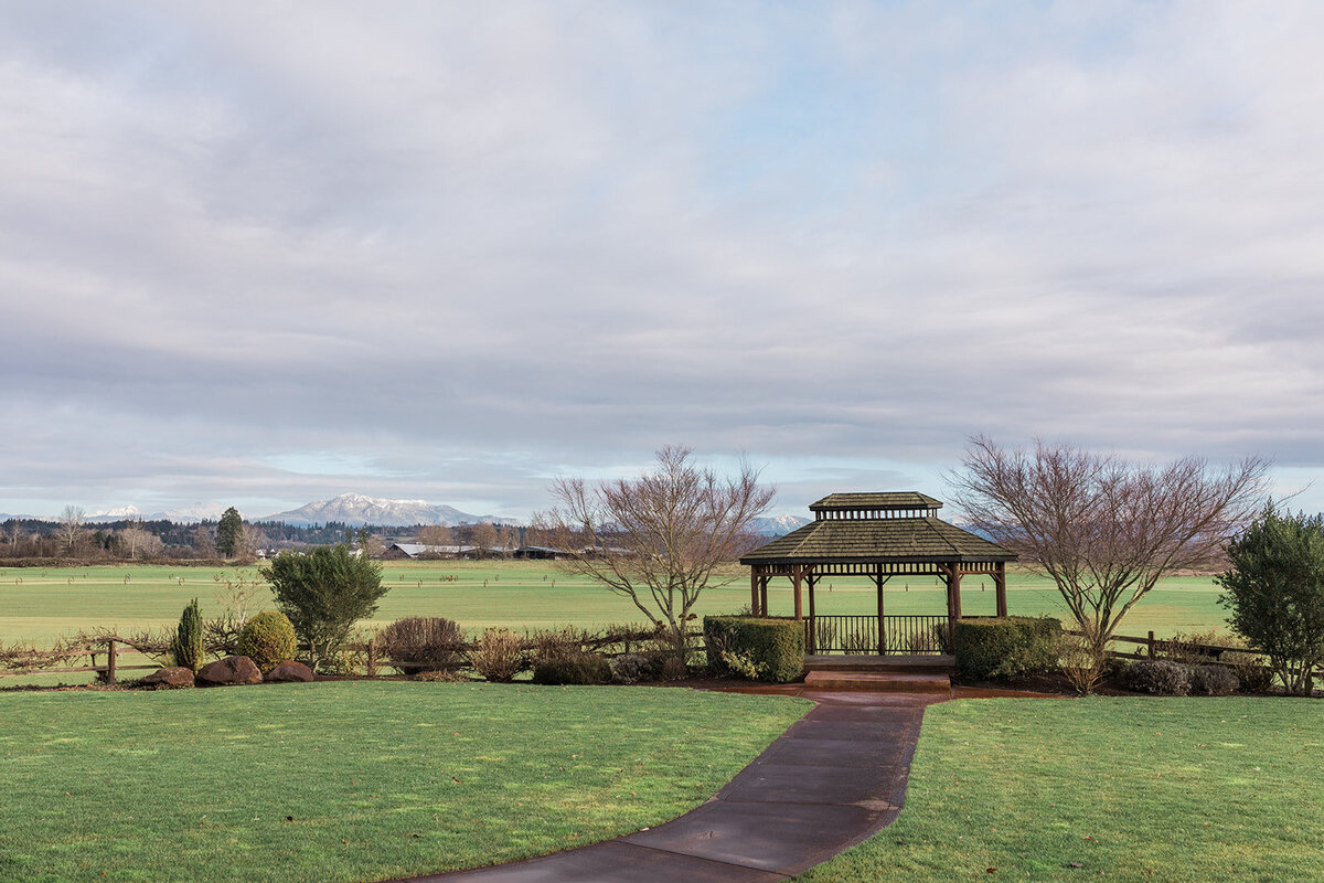 hidden meadows winter wedding venue snohomish wa