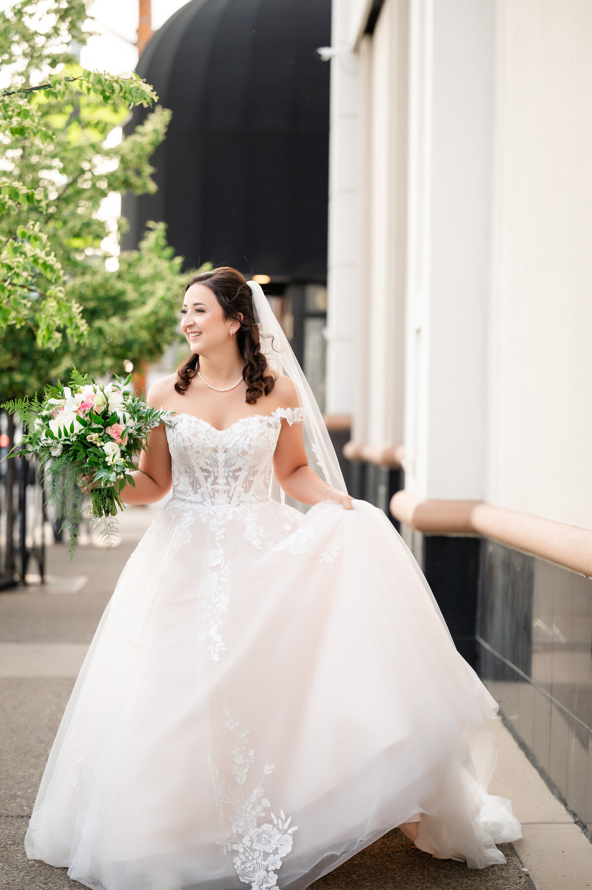 bride outside of lemont restaurant on grandview avenue