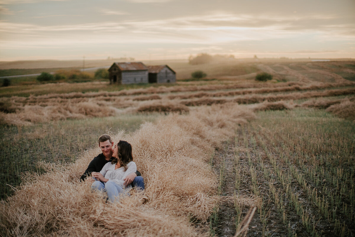 lumy+co_badlands-local-buffalo-jump-engagement-photographer-48