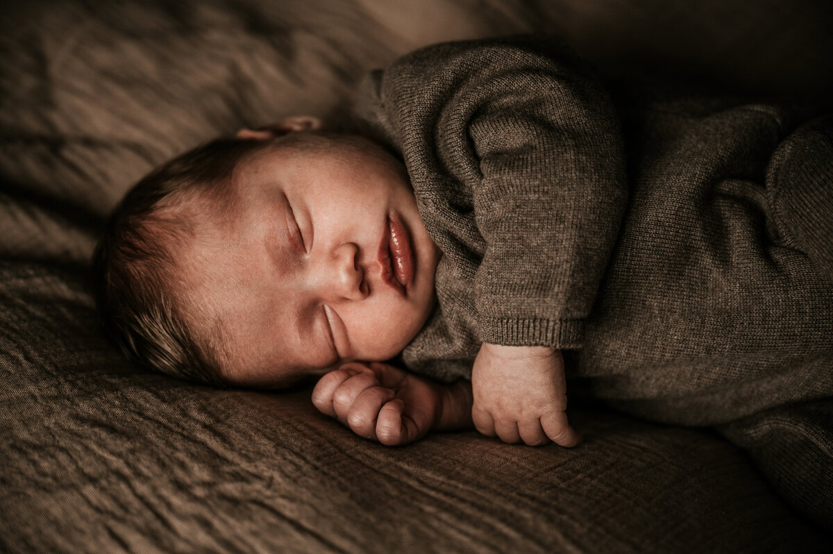 Newbornshoot-newbornfotograaf-lifestyleshoot-fotograafnijmegen-Jiscafotografie-280