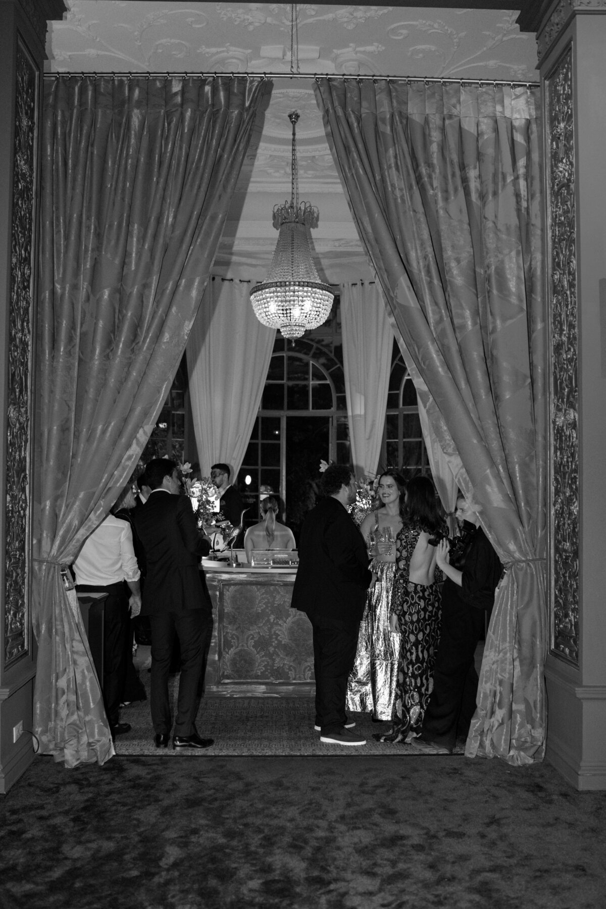 Flora_And_Grace_Villa_Ephrussi_France_French_Riviera_Editorial_Wedding_Photographer (17 von 69)