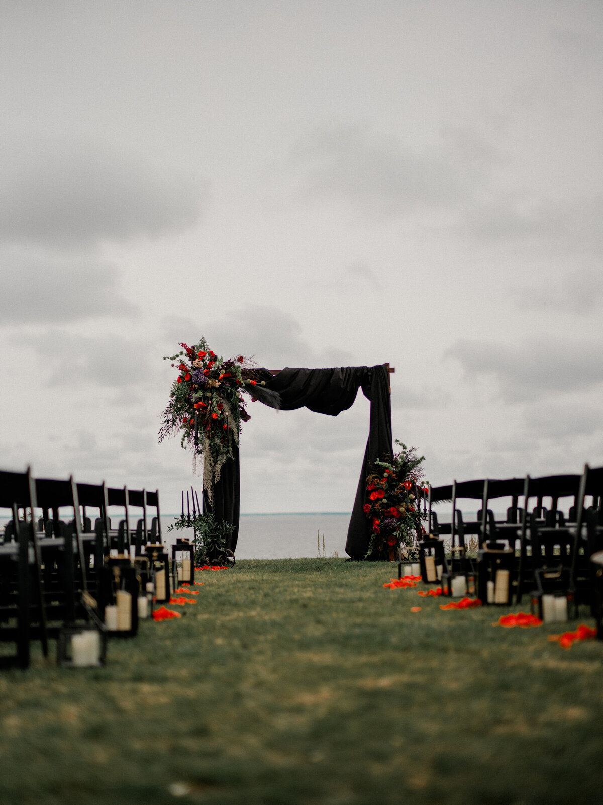 wedding-ceremony-at-cliff-house-maine