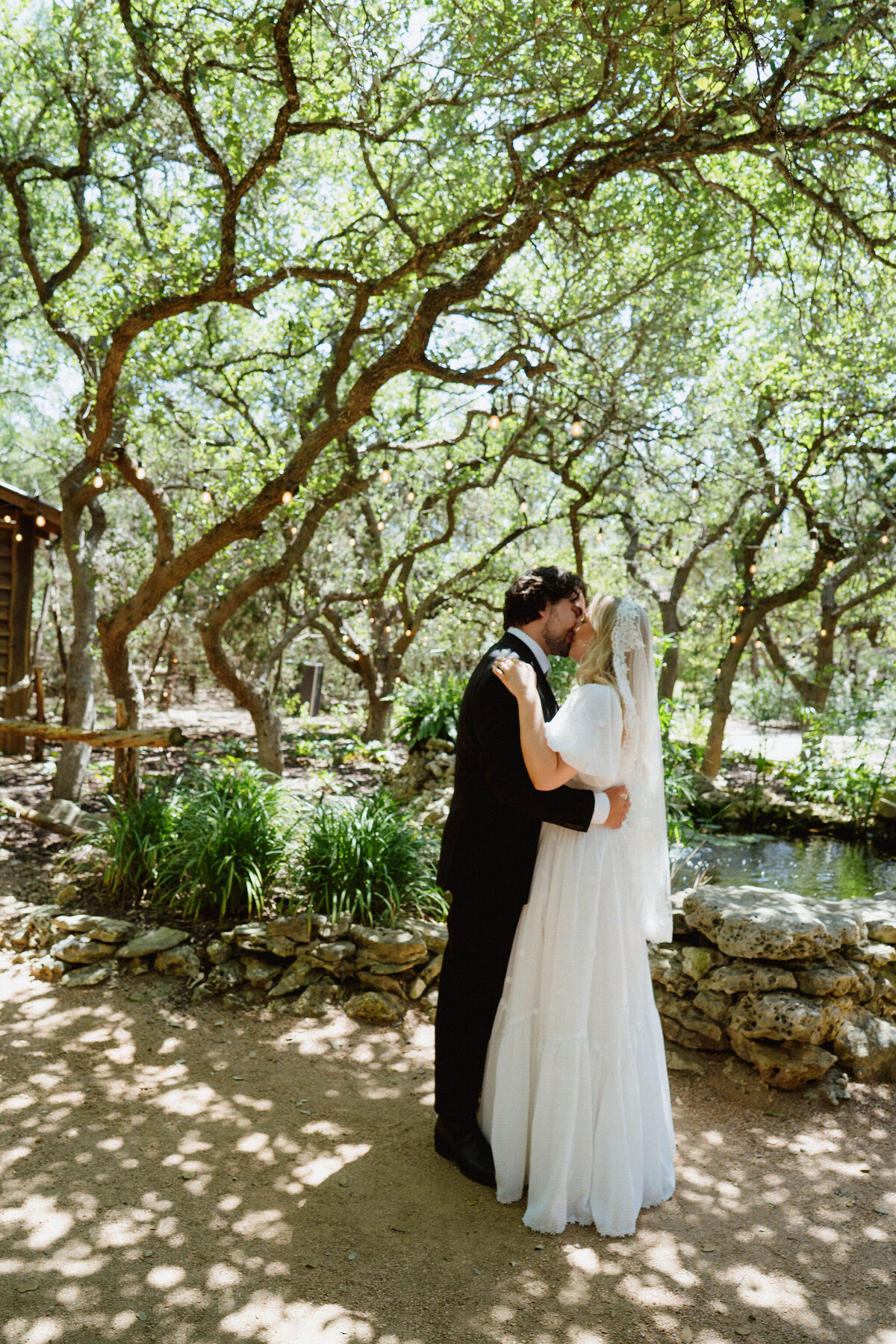 Chloe&ThomasWeddingPhotos_Previews_AustinWeddingPhotographer_HereafterFilms-27