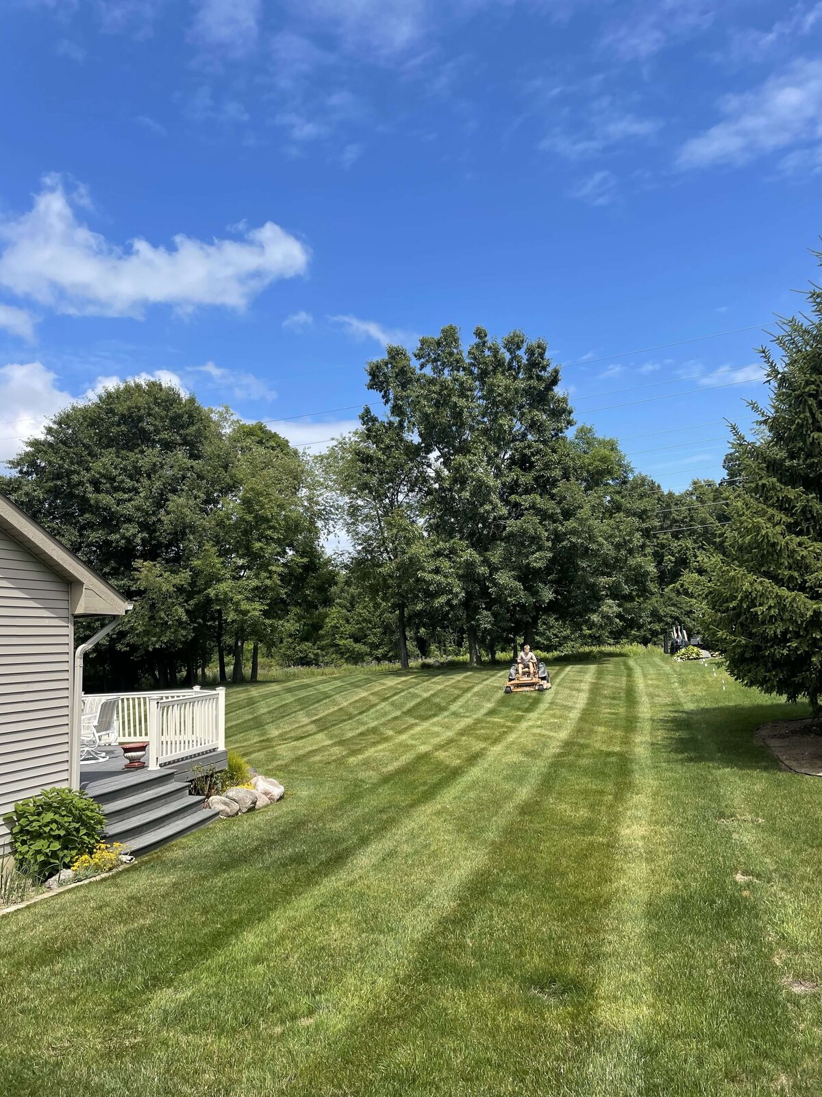 et-landscaping-howell-michigan-lawn-mowing-residential