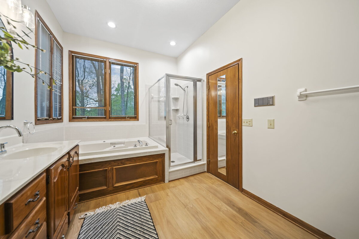 52-web-or-mls-A7405786