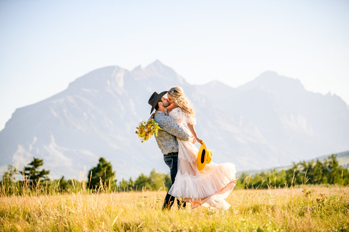 Glacier-park-montana-engagement-proposal-elope-wedding-elopemetnt-couples-photographer003