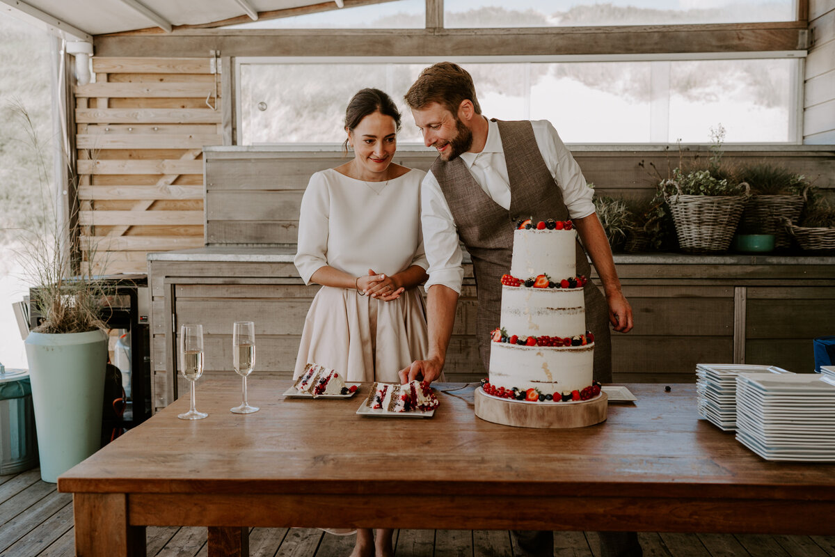 Trouwfotograaf in Zeeland. De leukste trouwlocaties in Zeeland vind je in deze blog. Door everatilroefotografie, trouwfotograaf in Middelburg,Zeeland