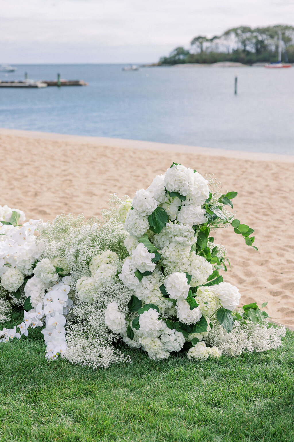 hydrangea-beach-wedding-connecticut