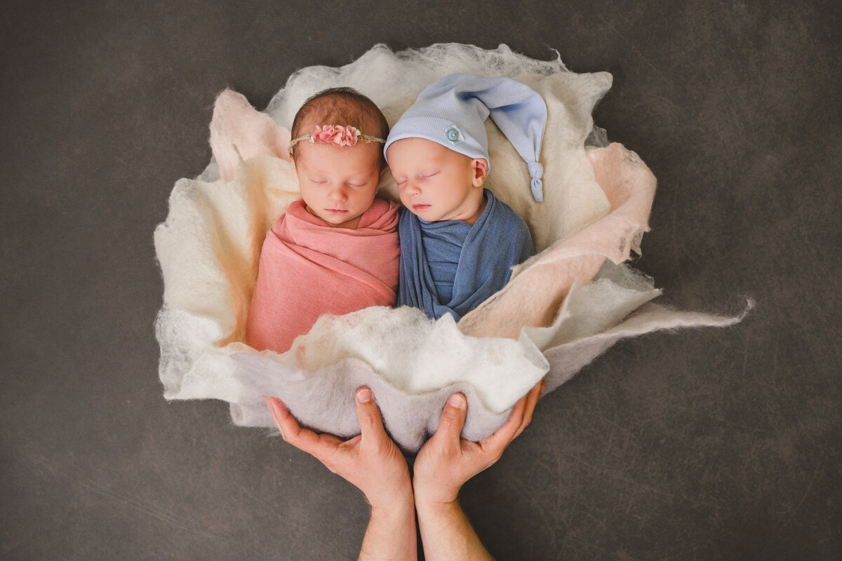 20250612-AnnaMunandarPhotography-MeganMullins-TwinBaby-MargotHenry-2462srgb-ev3000px